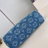 Louis Hills Pochette Monogram Denim size;20.5 x 6 x 16 cm
