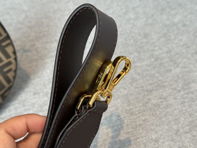 Fen new arrival bag size：28*16cm - Image 4