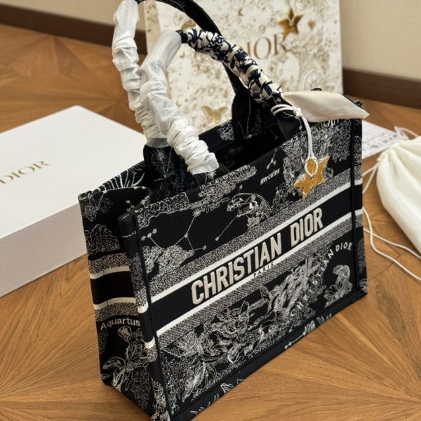 D book tote bag mediums size : 36 cm