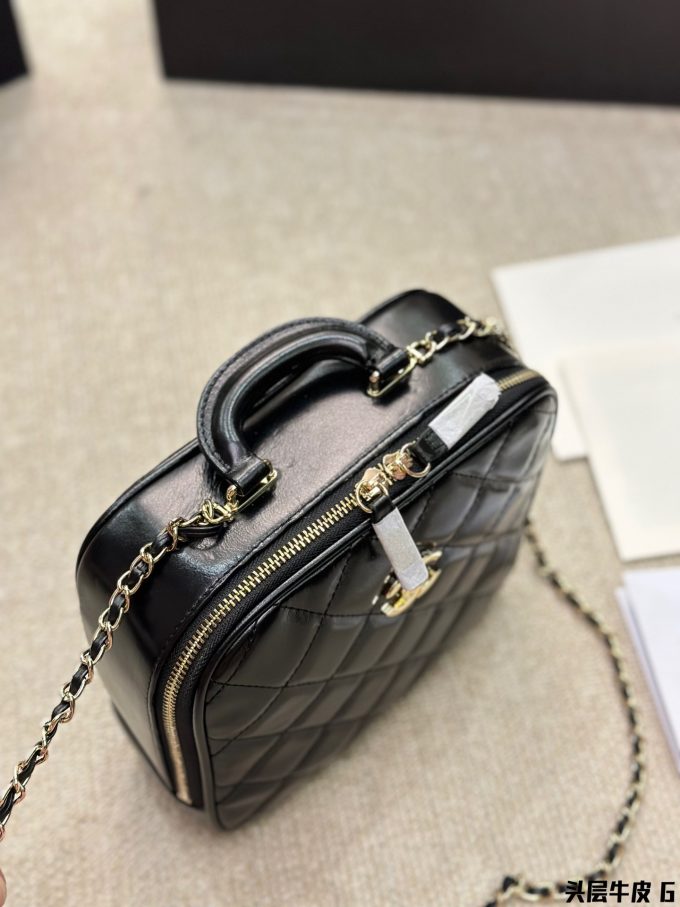 cc Vintage suitcase bag - Image 6