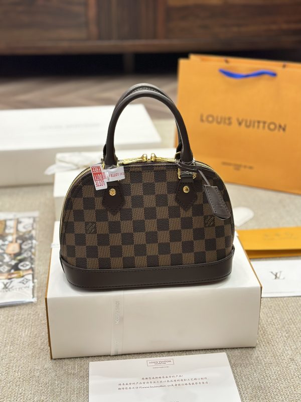 l alma bb new arrival bag size: 24×18cm