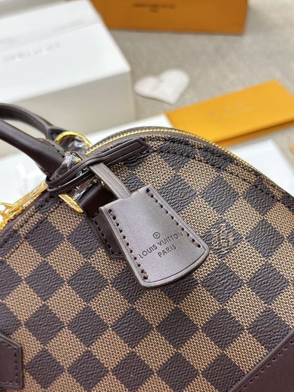 l alma bb new arrival bag size: 24×18cm
