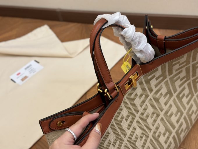 Fen fendi peekabo tote bag size :41*29 cm - Image 3