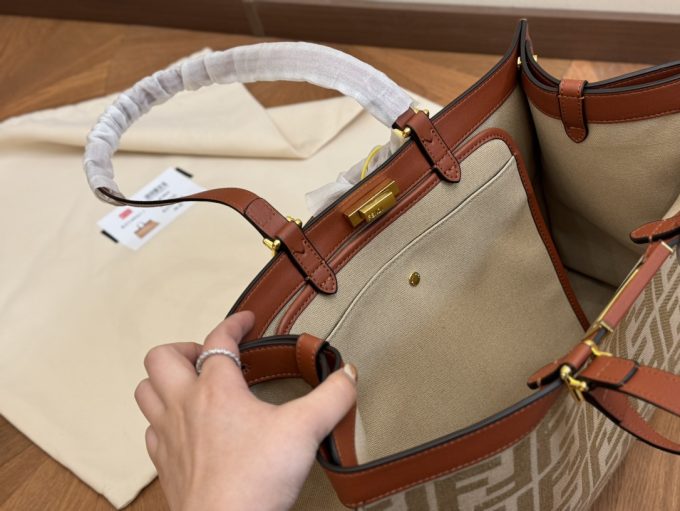 Fen fendi peekabo tote bag size :41*29 cm - Image 6