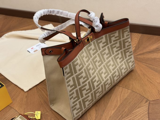 Fen fendi peekabo tote bag size :41*29 cm - Image 4