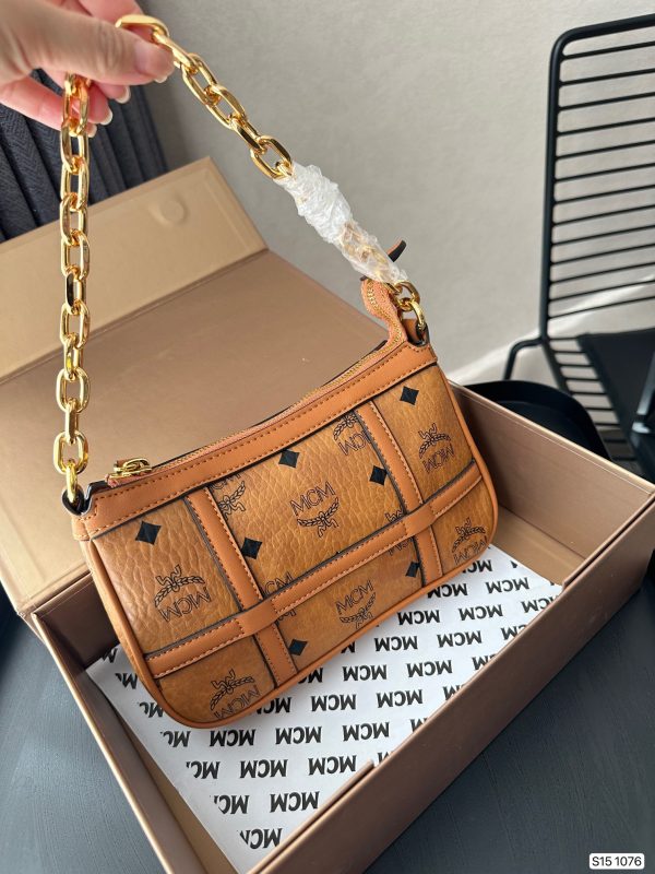 MC new arrival bag size : 21* 12.5cm
