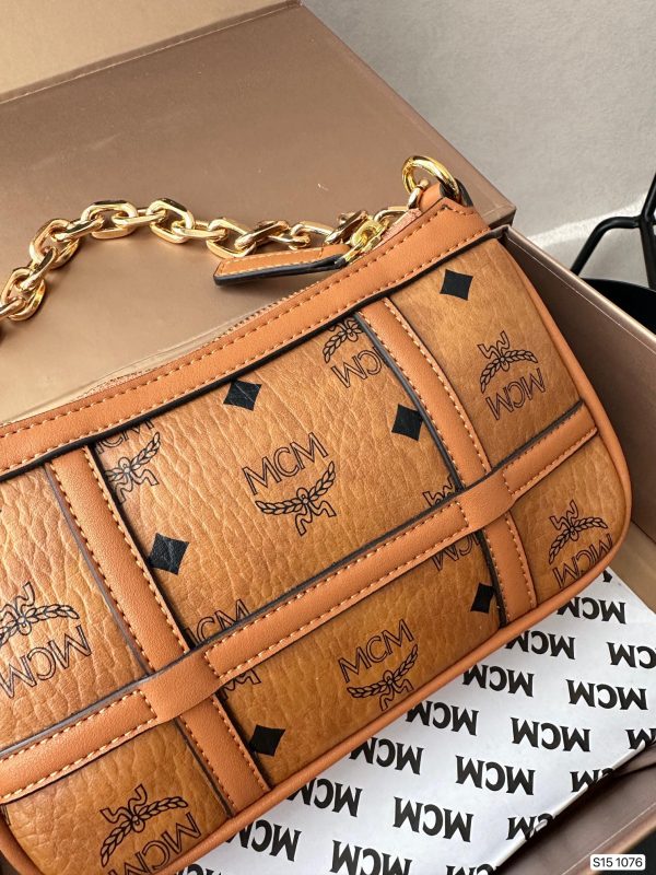 MC new arrival bag size : 21* 12.5cm