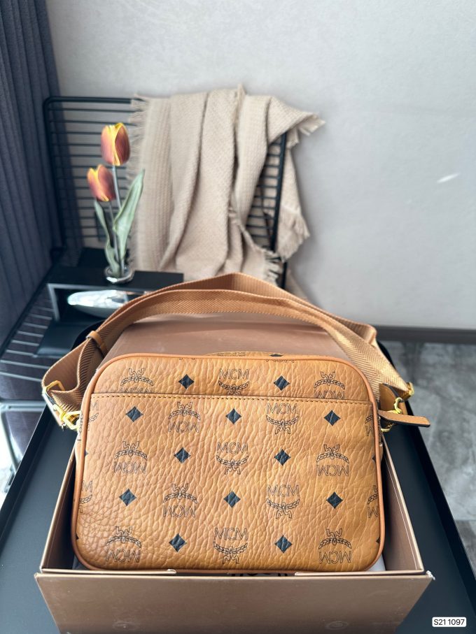 MC new arrival man and women bag size : 22 * 15 cm - Image 8