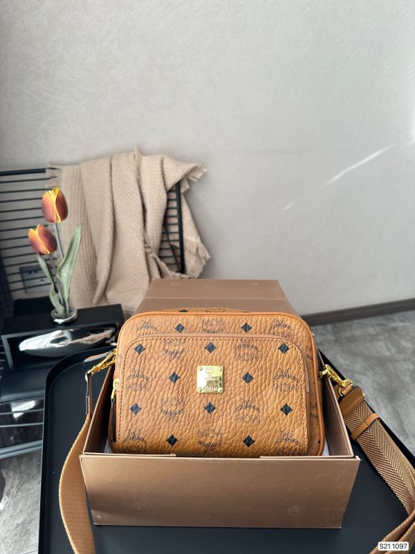 MC new arrival man and women bag size : 22 * 15 cm