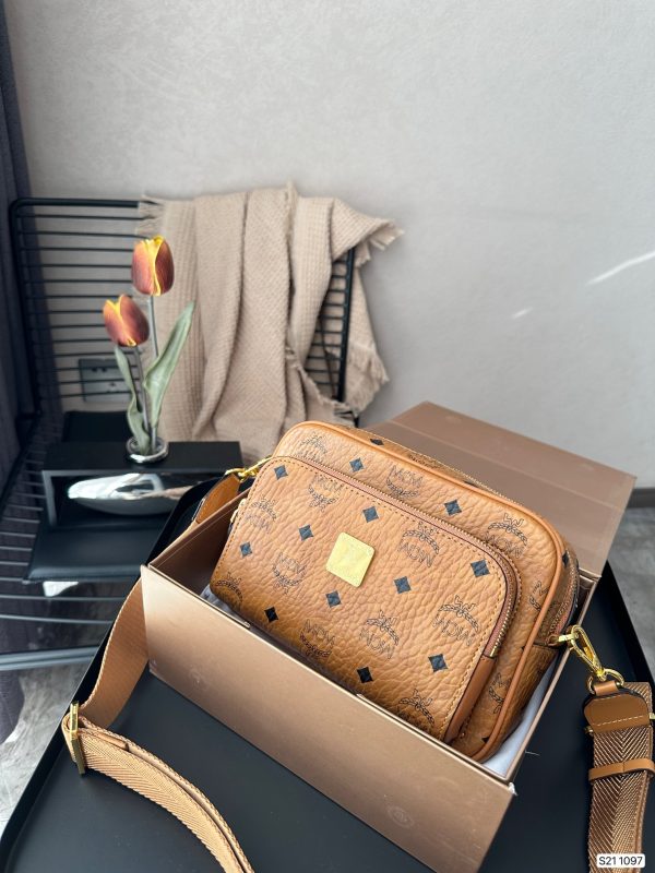 MC new arrival man and women bag size : 22 * 15 cm