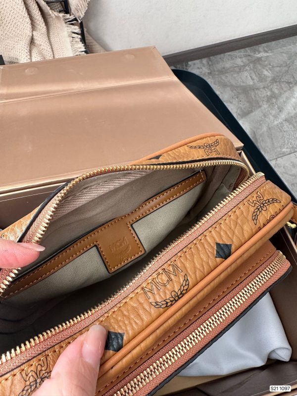 MC new arrival man and women bag size : 22 * 15 cm