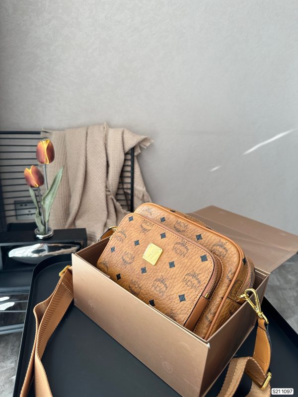 MC new arrival man and women bag size : 22 * 15 cm