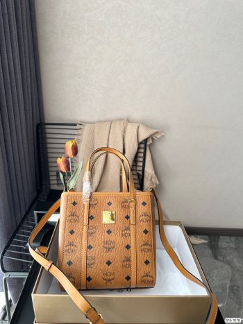 MC new arrival small tote bag size : 18* 19 cm