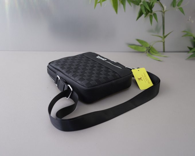 Louis new arrival bag size : 20x24x5 cm - Image 8