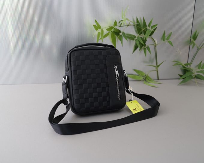 Louis new arrival bag size : 20x24x5 cm - Image 4