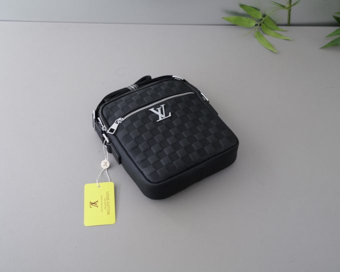 Louis new arrival bag size : 20x24x5 cm - Image 3
