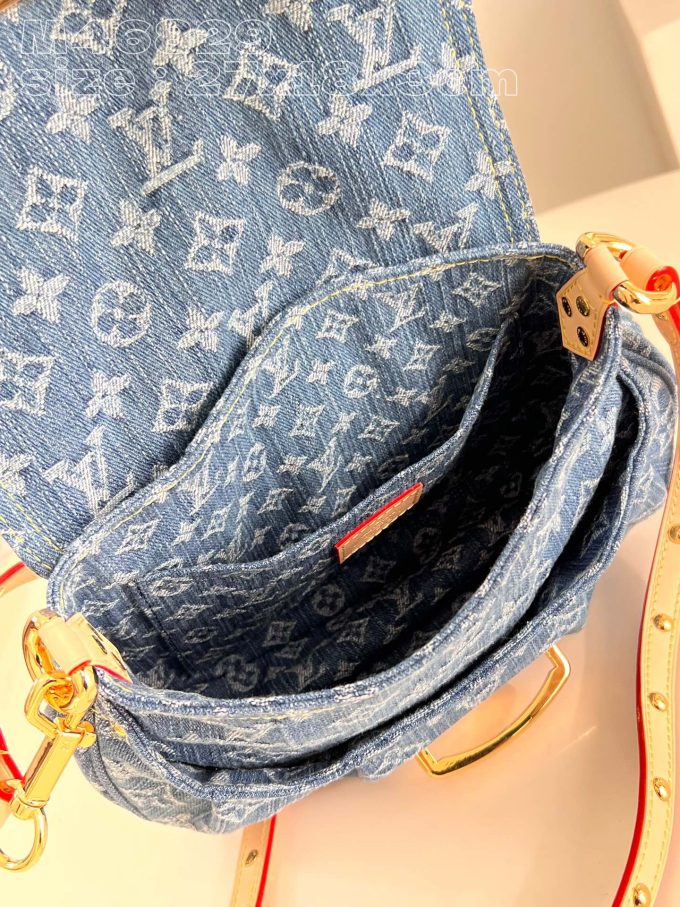 Louis Monogram Denim size : 27 x 18 x 3 cm - Image 6