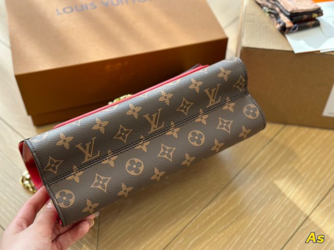 Louis VICTOIRE new arrival bag size: 26*15cm - Image 4