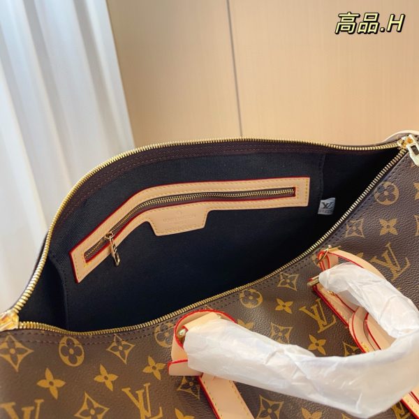Louis keepall bag size : 45*21*24cm