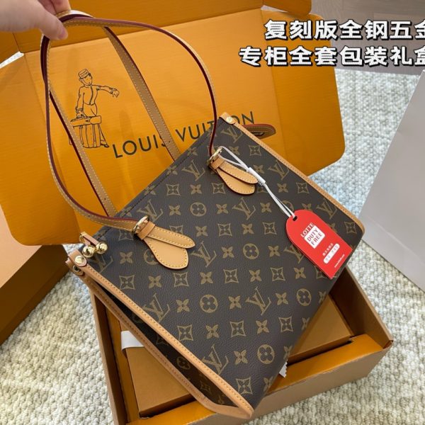 Louis new arrival vintage tote bag size: 28*12*25 cm