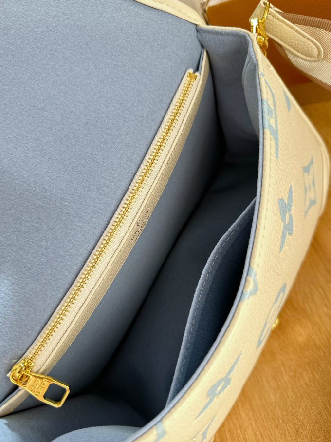 Louis new arrival bag size : 24 x 15 x 9cm - Image 2