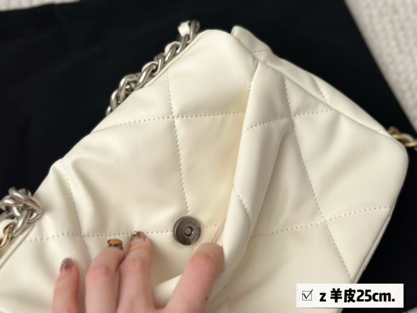 CC 19bag new arrival man and women bag size : 26 cm