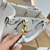 Louis  Ss21 Crafty onthego small bag size : 25 * 20cm (without silk belt )