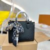 Louis  Ss21 Crafty onthego small bag size : 25 * 20cm (without silk belt )