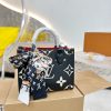 Louis  Ss21 Crafty onthego small bag size : 25 * 20cm (without silk belt )