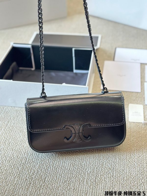 Ce TRIOMPHE bag size : 20.5?? 10.5?? 4 cm