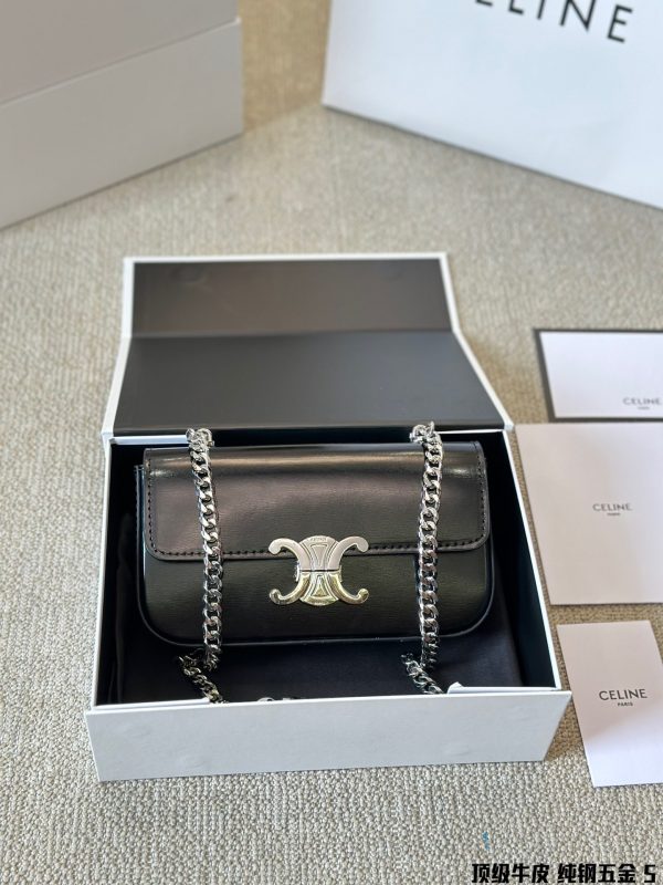 Ce TRIOMPHE bag size : 20.5?? 10.5?? 4 cm