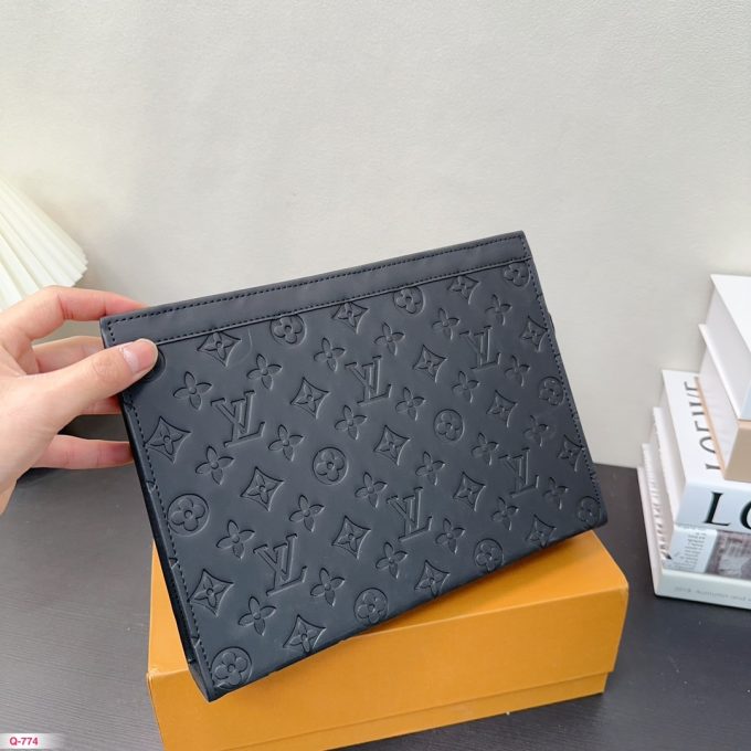 Louis Toiletry Pouch men and women bag size : 26*20 cm - Image 9