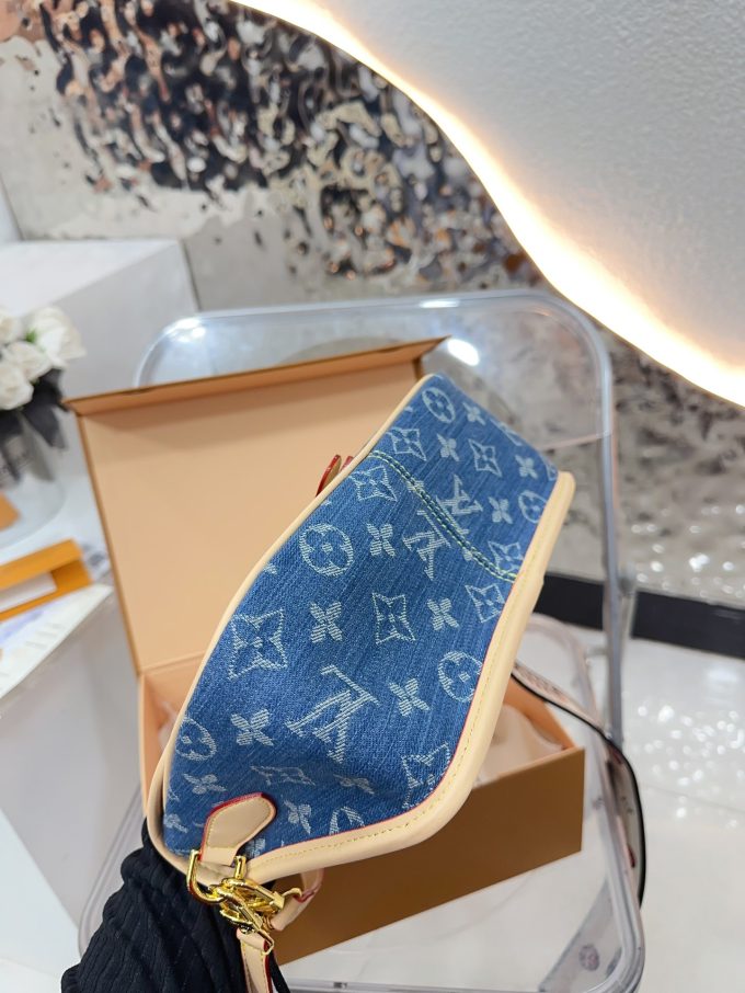 Louis Diane denim bag size :  25 15cm - Image 2