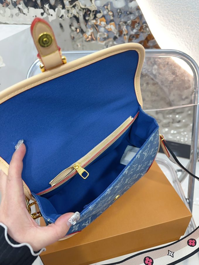 Louis Diane denim bag size :  25 15cm - Image 6