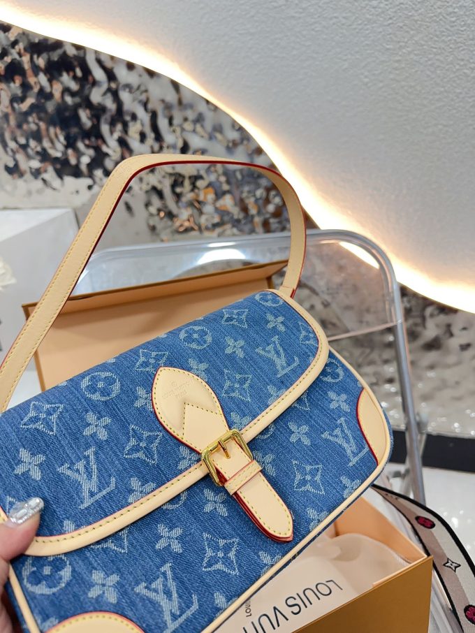 Louis Diane denim bag size :  25 15cm - Image 9