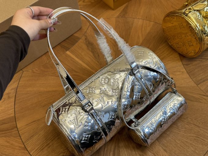 Louis new arrival men and women bag size : 30*15cm - Image 7