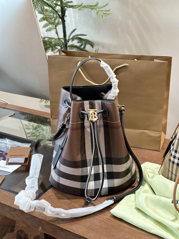 BB new arrival bucket bag size : 25??30 cm