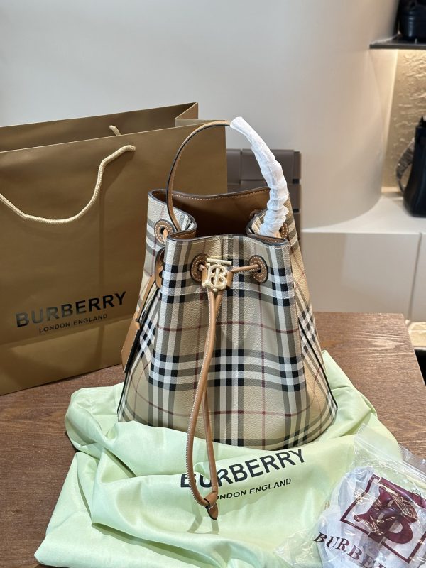 BB new arrival bucket bag size : 25??30 cm