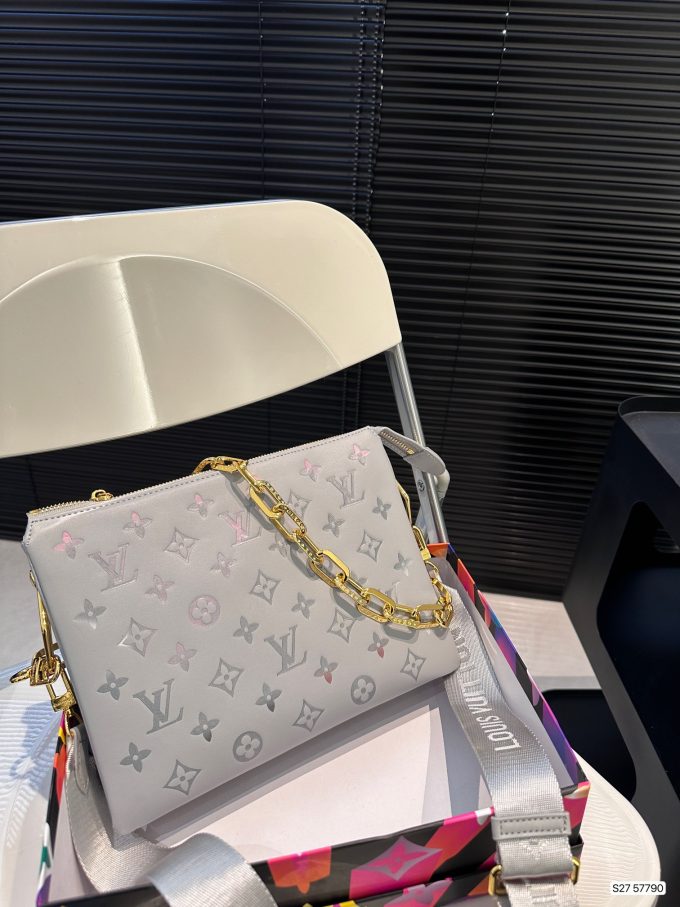 Louis new arrival cousin bag size: 26 * 20 cm - Image 4