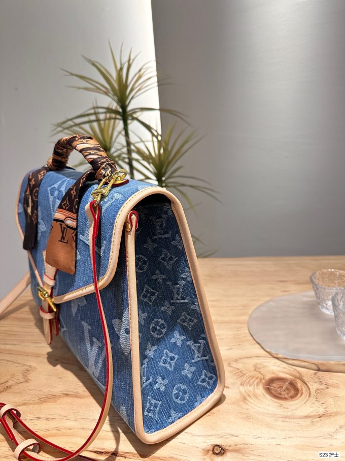 Louis new arrival denim bag size: 38 * 23 cm - Image 3