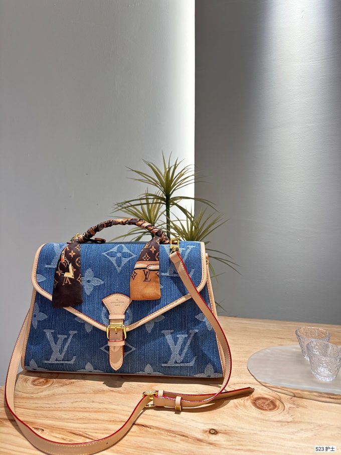 Louis new arrival denim bag size: 38 * 23 cm - Image 5