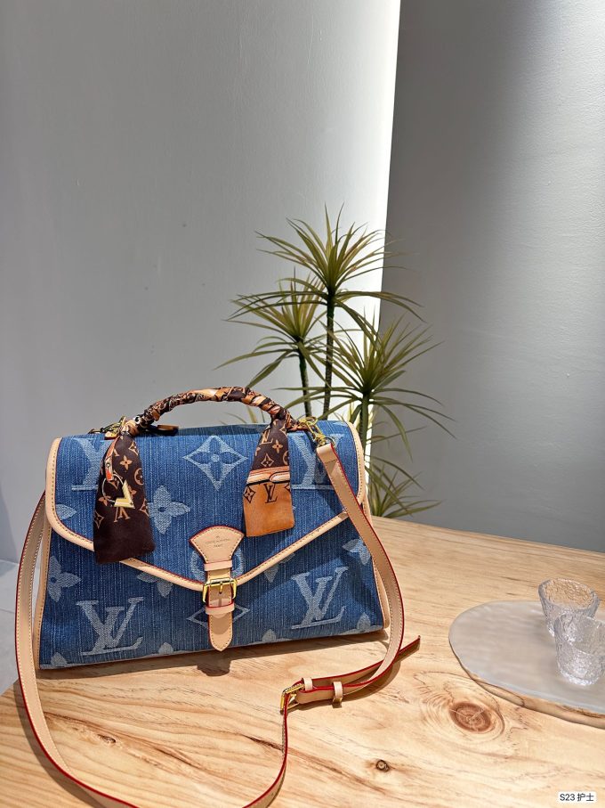 Louis new arrival denim bag size: 38 * 23 cm - Image 8