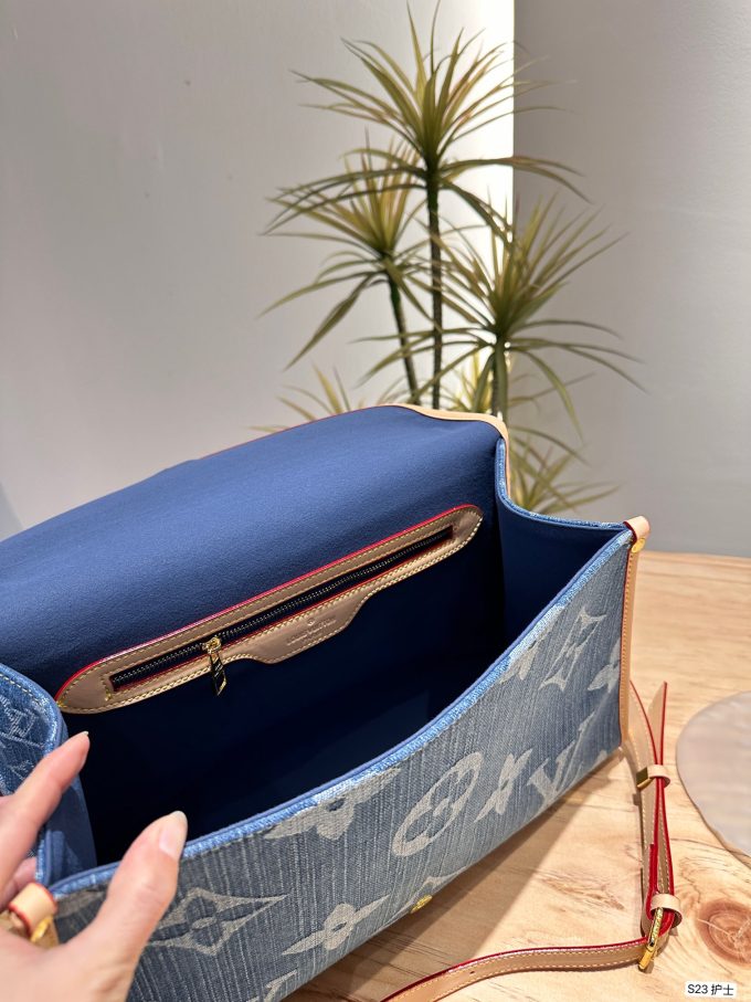 Louis new arrival denim bag size: 38 * 23 cm - Image 4