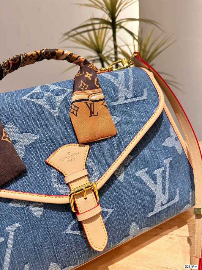 Louis new arrival denim bag size: 38 * 23 cm - Image 9