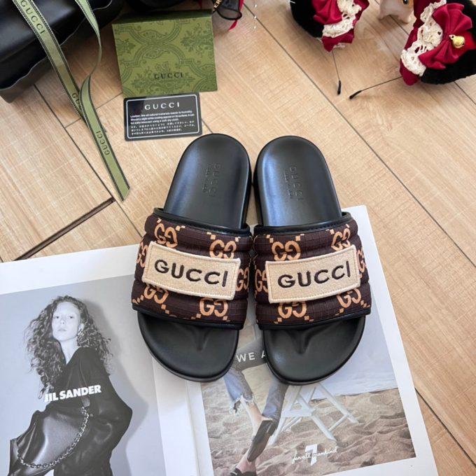 Embroidery Vintage Embossed Slippers - Image 5