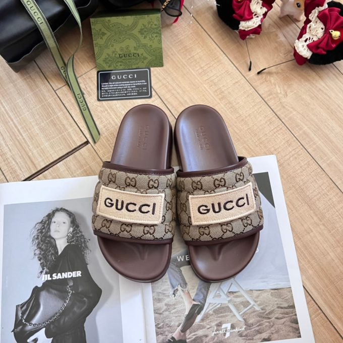 Embroidery Vintage Embossed Slippers - Image 2