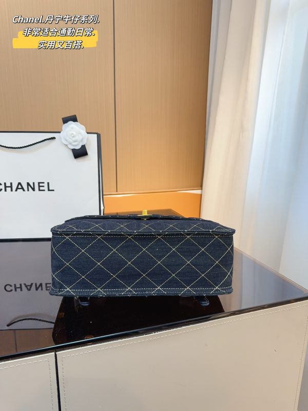 CC new arrival denim bag size:31*10*26cm