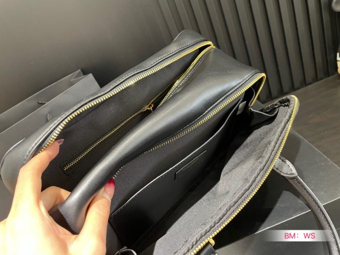 Y new arrival travel bag size: 30*17 cm - Image 11