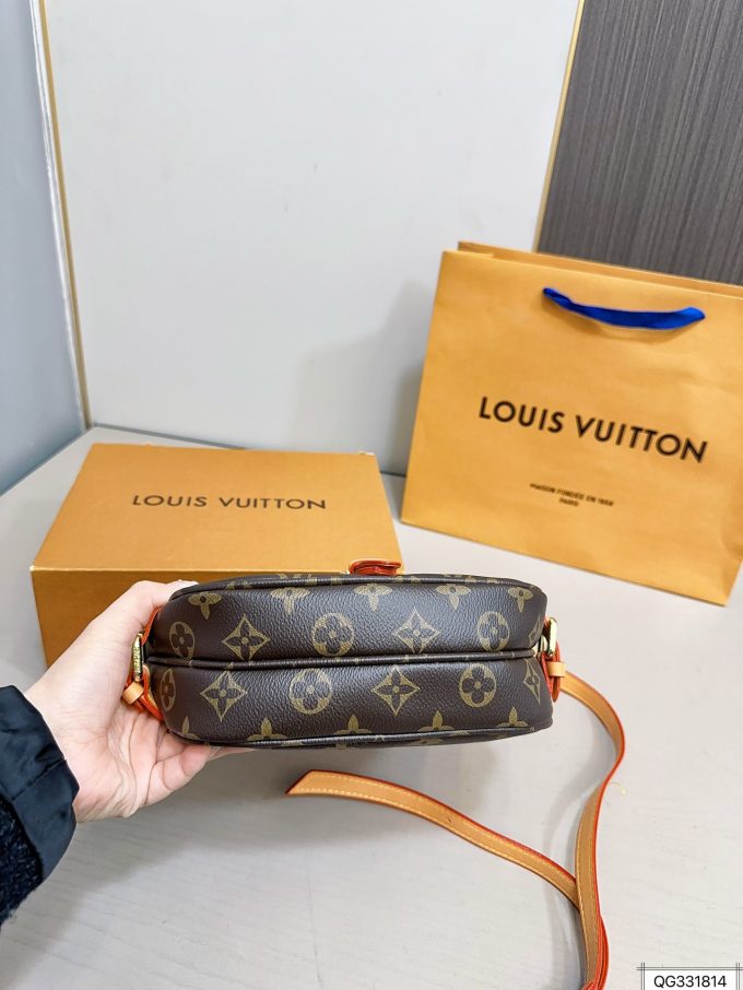 Louis Saumur bb mini bag size: 21 * 17 cm - Image 9