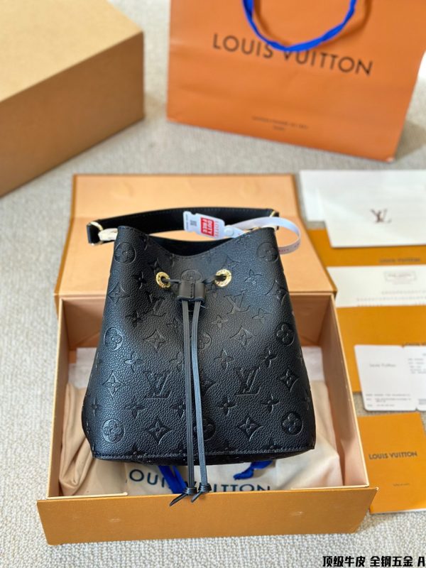 Louis 2024 Neonoe bb bag size: 20 cm